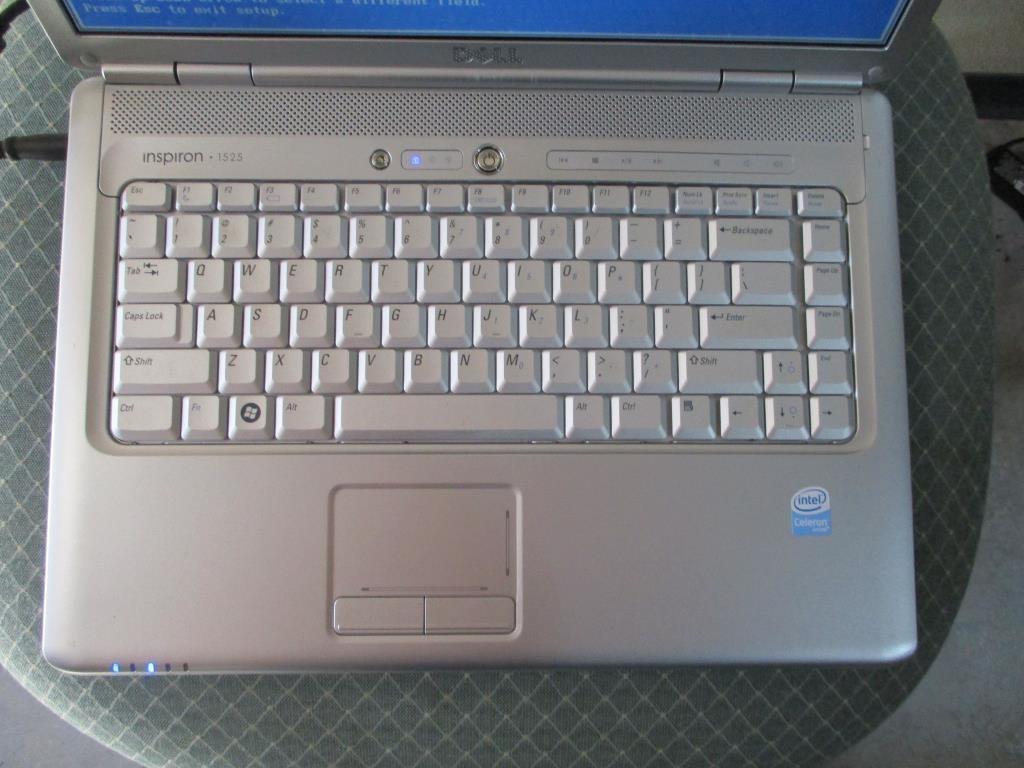 Dell Inspiron 1525 Laptop Computer.