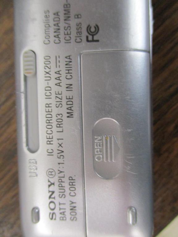 Sony Voice Recorder ICD-UX200.