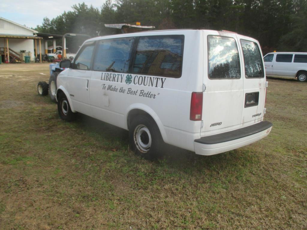 2000 Chevrolet Astro 2WD