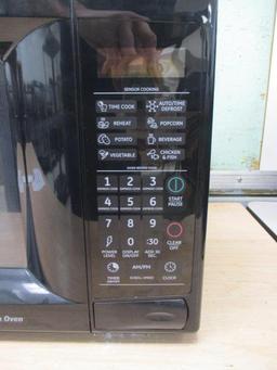 GE Microwave Oven JES1460DN1BB.