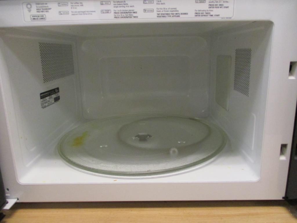 GE Microwave Oven JES1460DN1BB.