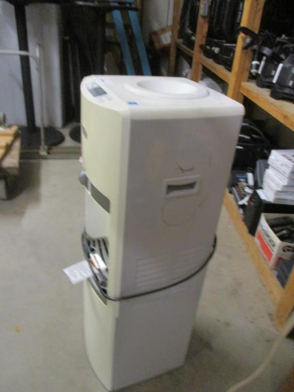 Whirlpool Hot/Cold Water DispenserWHKMD30.