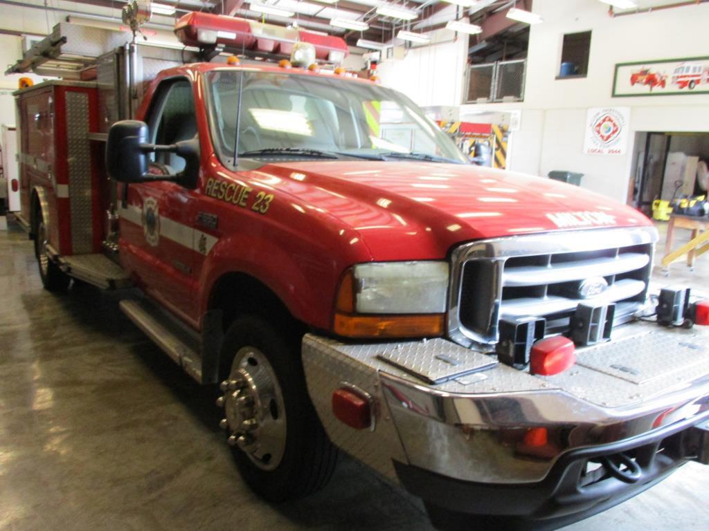 2001 Ford F550XLT E-One Midi-Pumper Rescue.