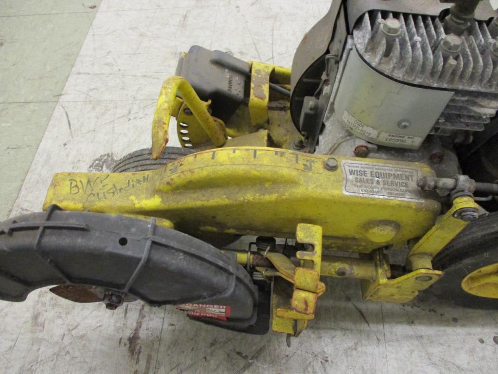 John Deere Gasoline Edger E35.