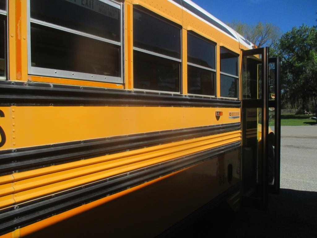1999 Blue Bird School Bus International/Navistar 3