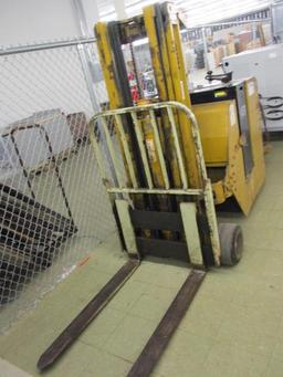 Yale Motorized Pallet Lift ESC030S4T071.