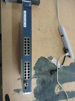 Cisco 24 Port PoE Switch Catalyst 3560.