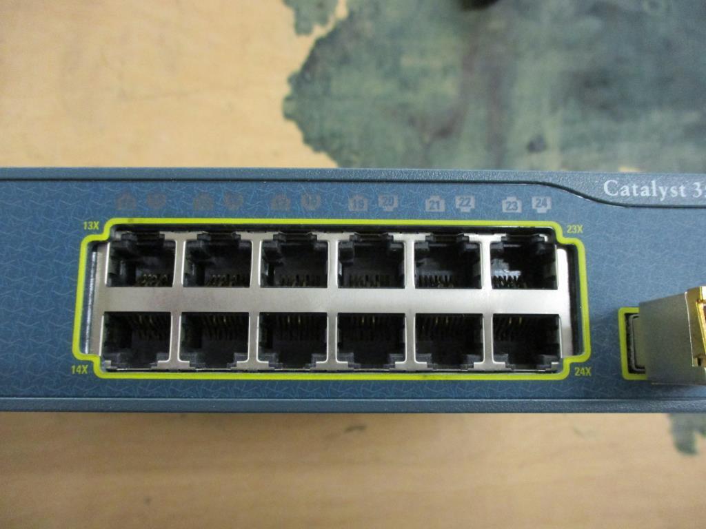 Cisco 24 Port PoE Switch Catalyst 3560.