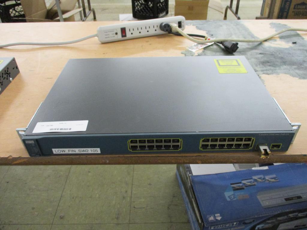 Cisco 24 Port PoE Switch Catalyst 3560.