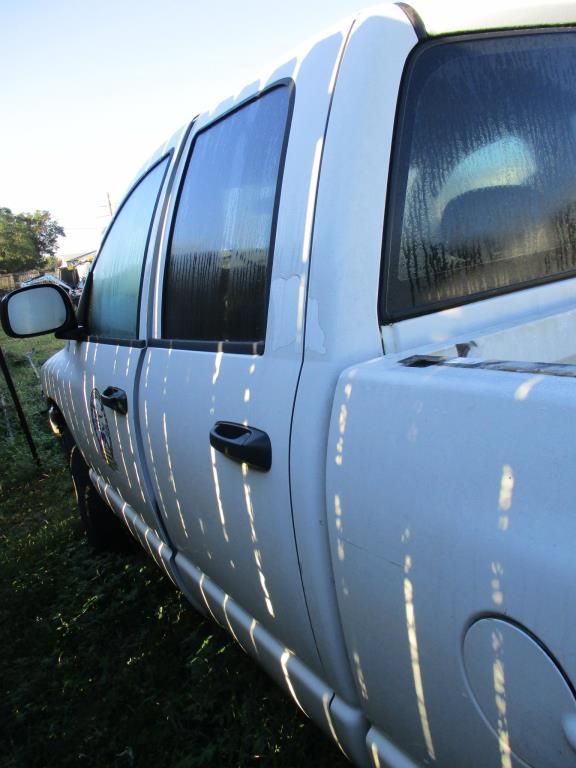 2005 Dodge Ram 1500 4WD Pickup Truck.