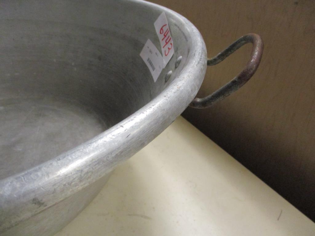 Aluminum 32qt Pot.