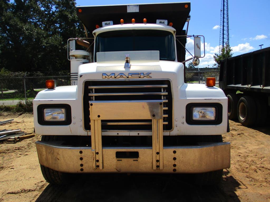 2001 Mack RD688S Dump Truck.