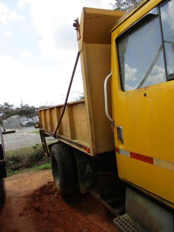 1989 International 1754 Dump Truck.