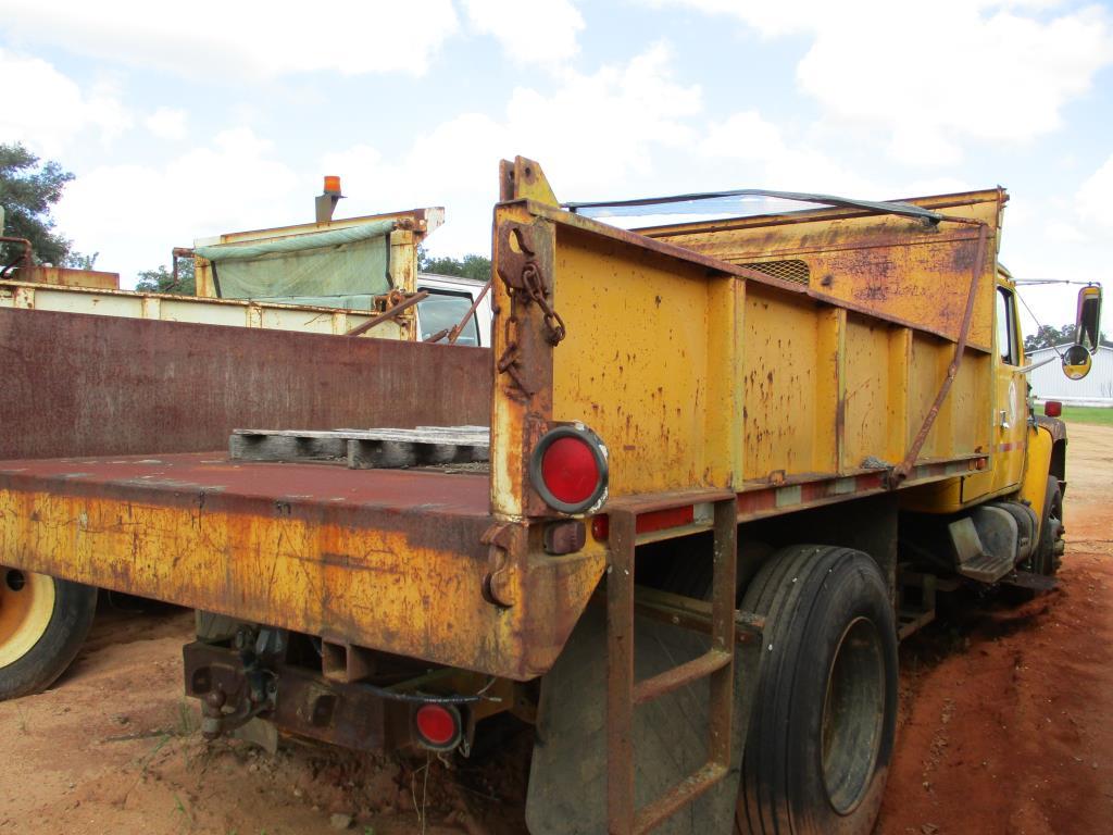 1989 International 1754 Dump Truck.