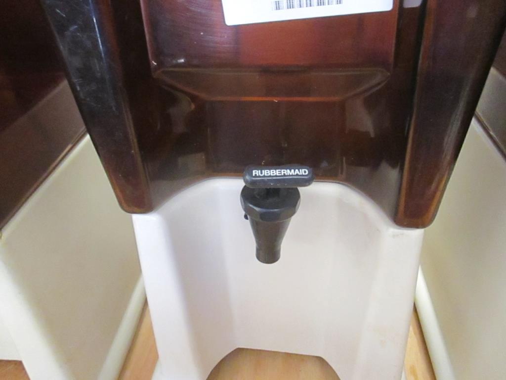 Rubbermaid Drink Dispenser