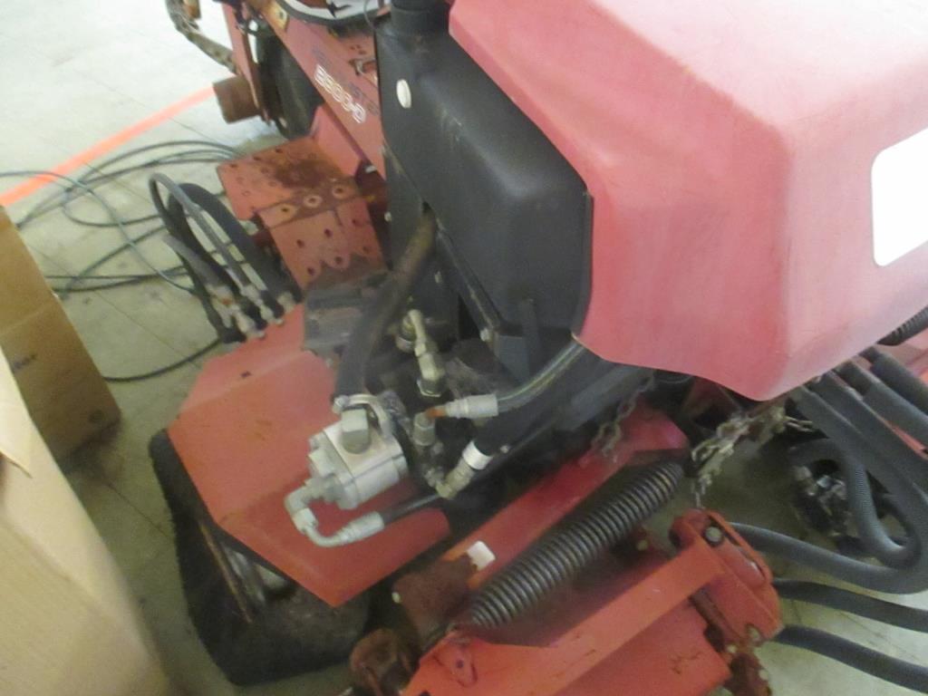 Reel Master 2600-F Three Wheel Drive Mower