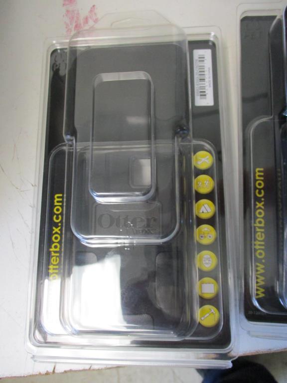 (4) Otter Box Defender Series for Blackberry 8350.