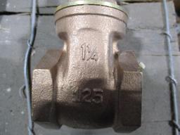 (25) 1 1/4" Brass Gate Valves.