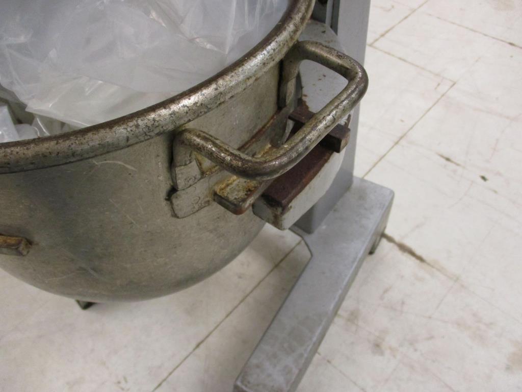 Hobart 30qt Mixer D-300T w/ Bowl.