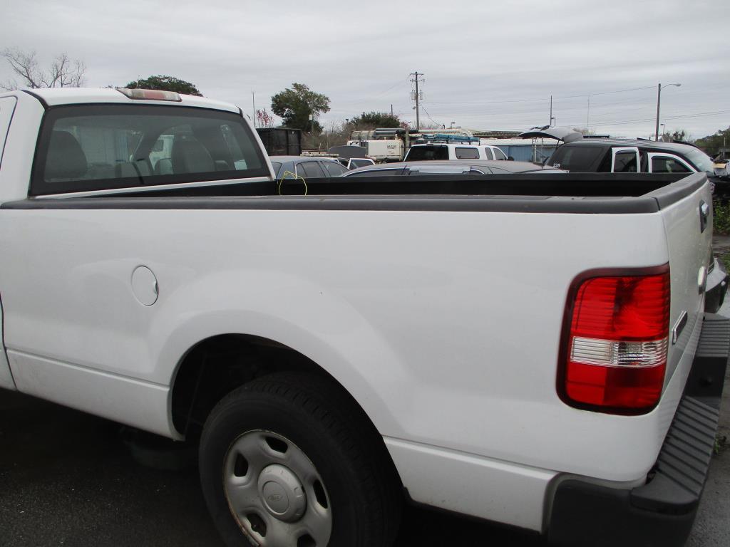 2007 Ford F-150 XL Pickup Truck.