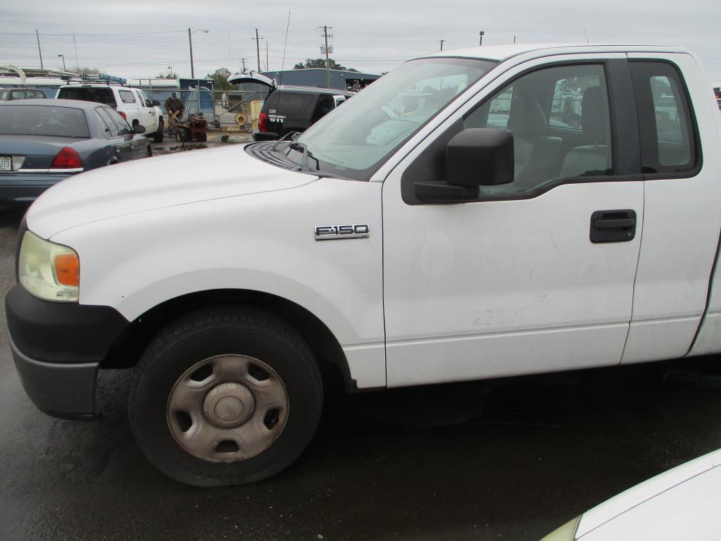 2007 Ford F-150 XL Pickup Truck.