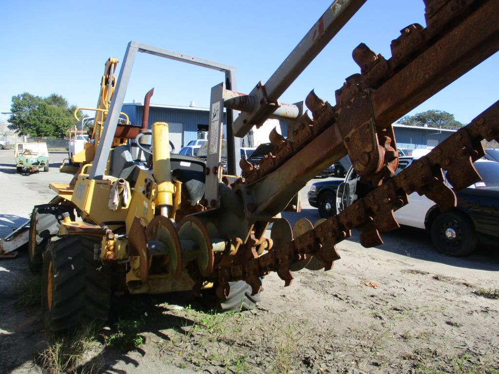 1998 Case 660 Trencher w/ D-125 Backhoe Attacment.