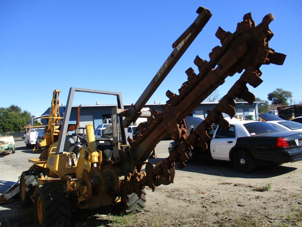 1998 Case 660 Trencher w/ D-125 Backhoe Attacment.