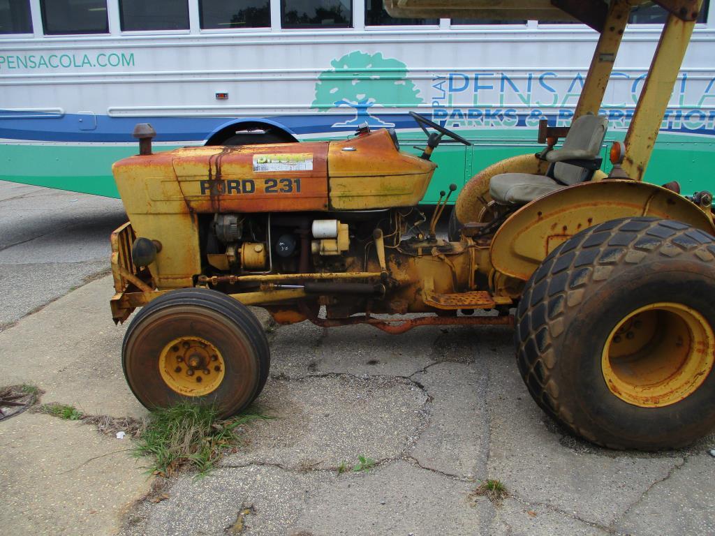 1981 Ford Tractor 231