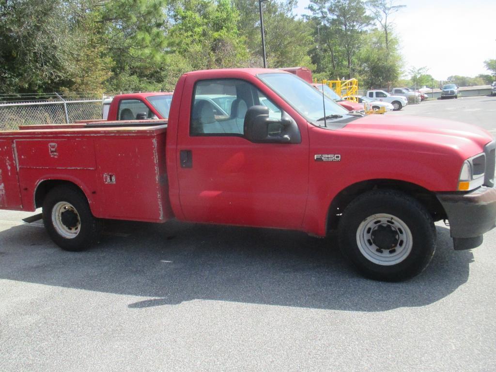 2003 Ford F-250 XL 2WD Pickup Truck.