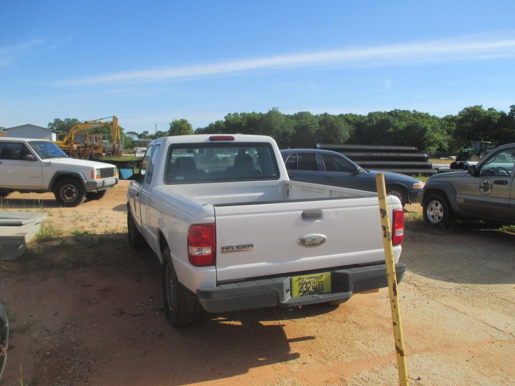 2006 Ford Ranger Extended Cab Pickup Truck.