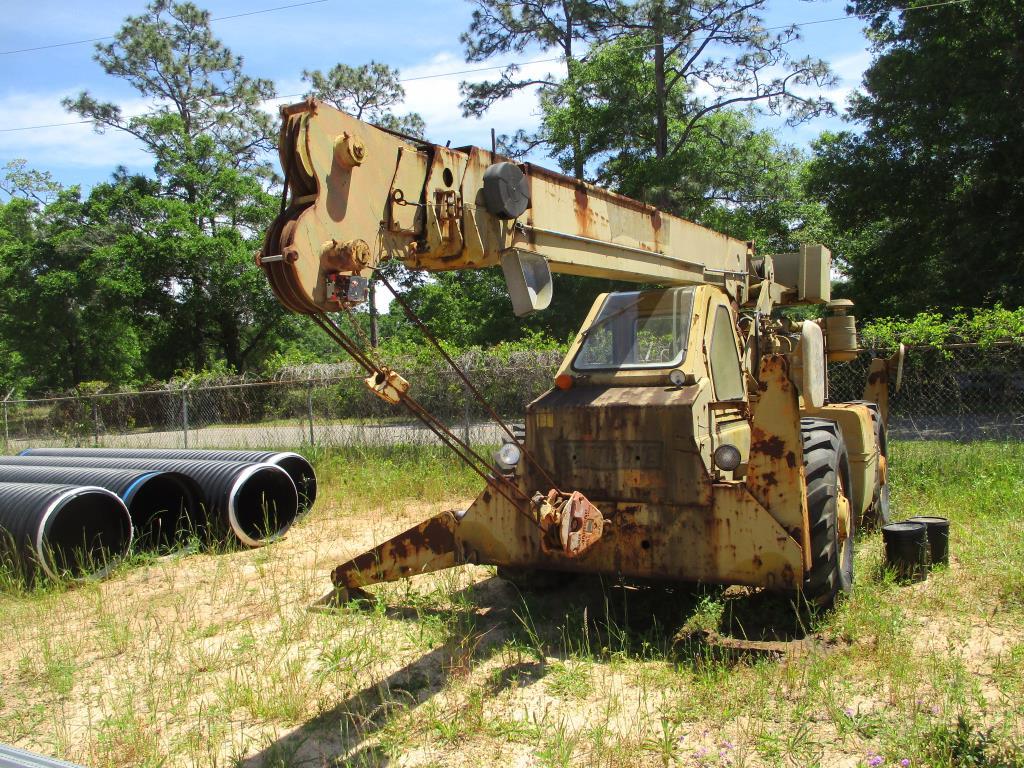 1985 Pettibone 10 Ton Crane.