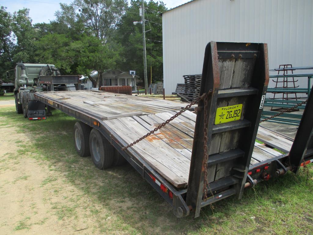 22 Foot 5th Wheel Gooseneck Trailer.