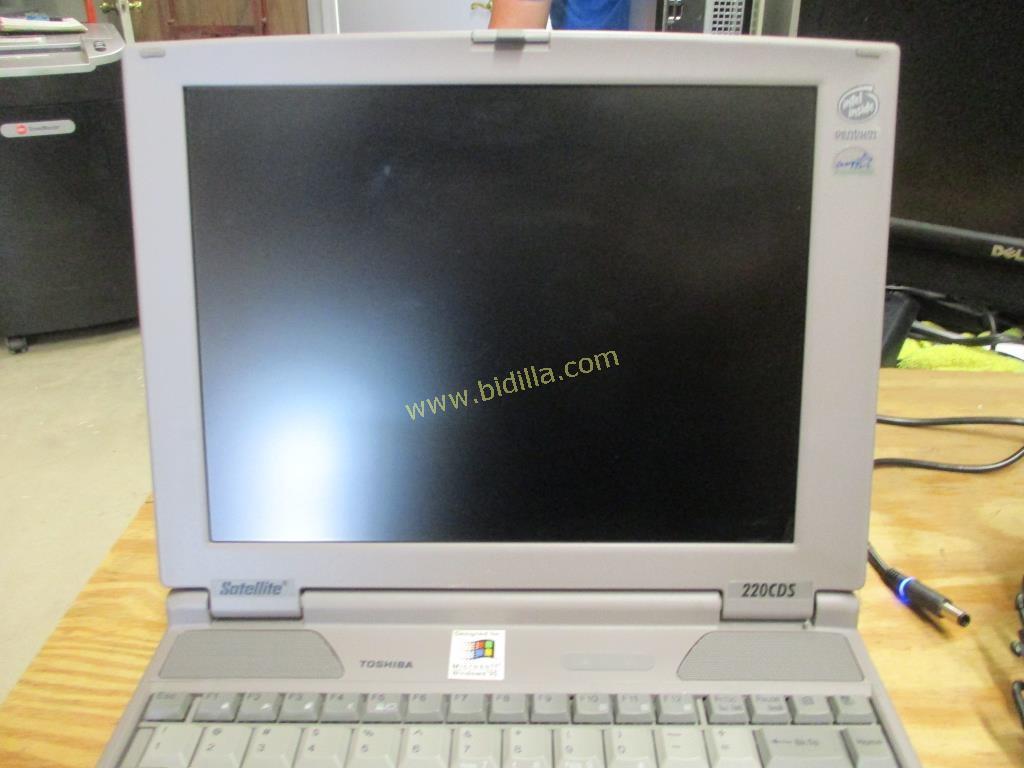 Toshiba Satellite 220CDS Laptop Computer.