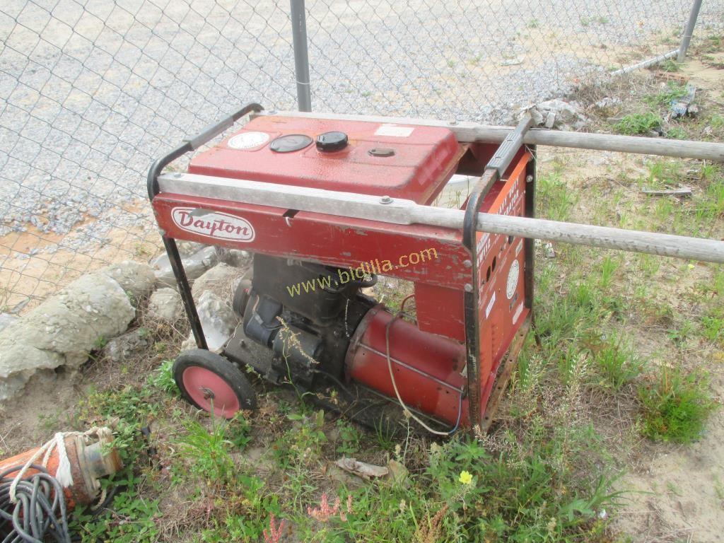 Dayton 4W112 Heavy Duty Generator