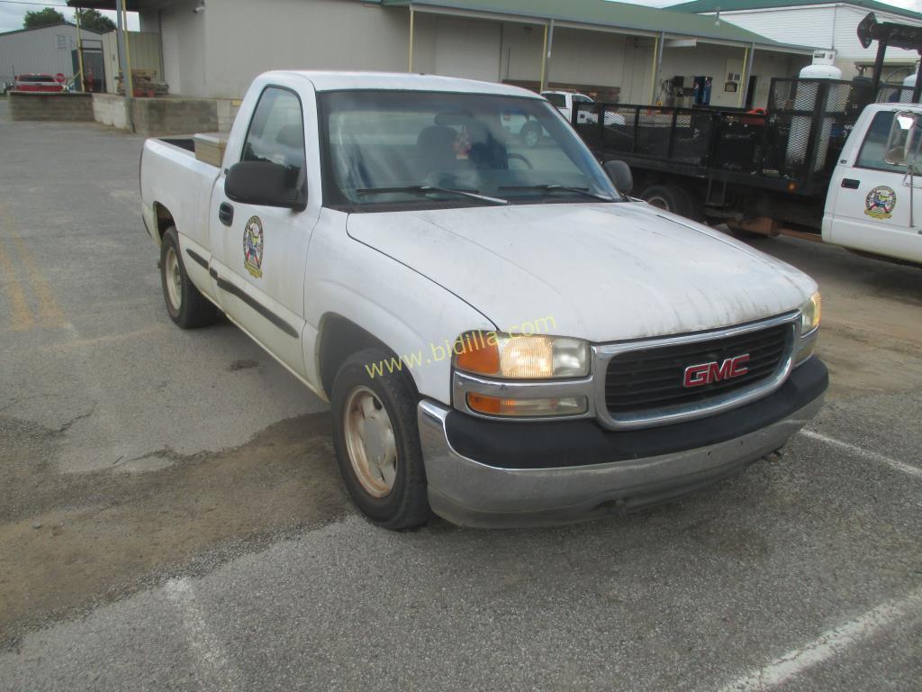 2000 GMC Sierra 1500 Pickup Truck