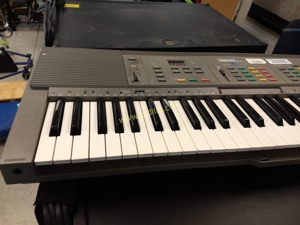 Yamaha Music Keyboard