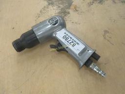 Central Pneumatic 32940 Pneumatic Hammer