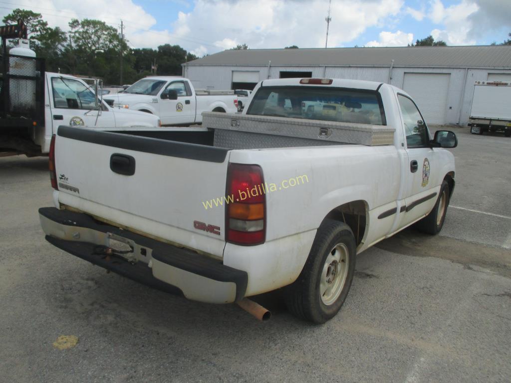 2000 GMC Sierra 1500 Pickup Truck