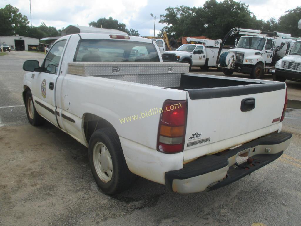 2000 GMC Sierra 1500 Pickup Truck