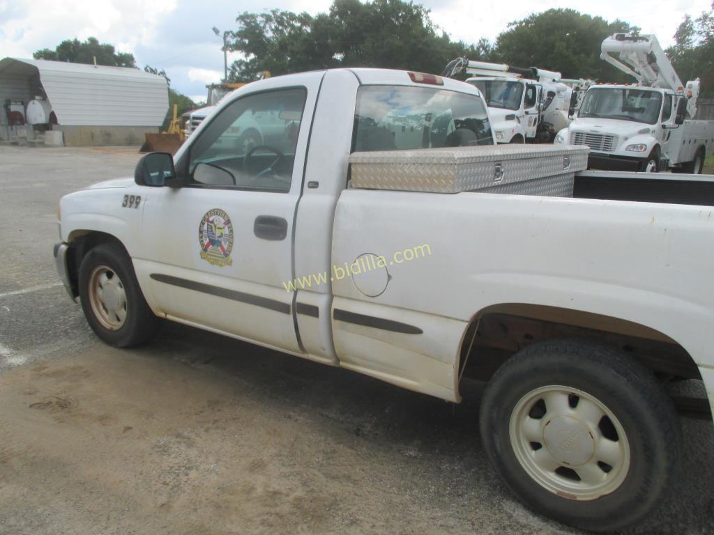 2000 GMC Sierra 1500 Pickup Truck