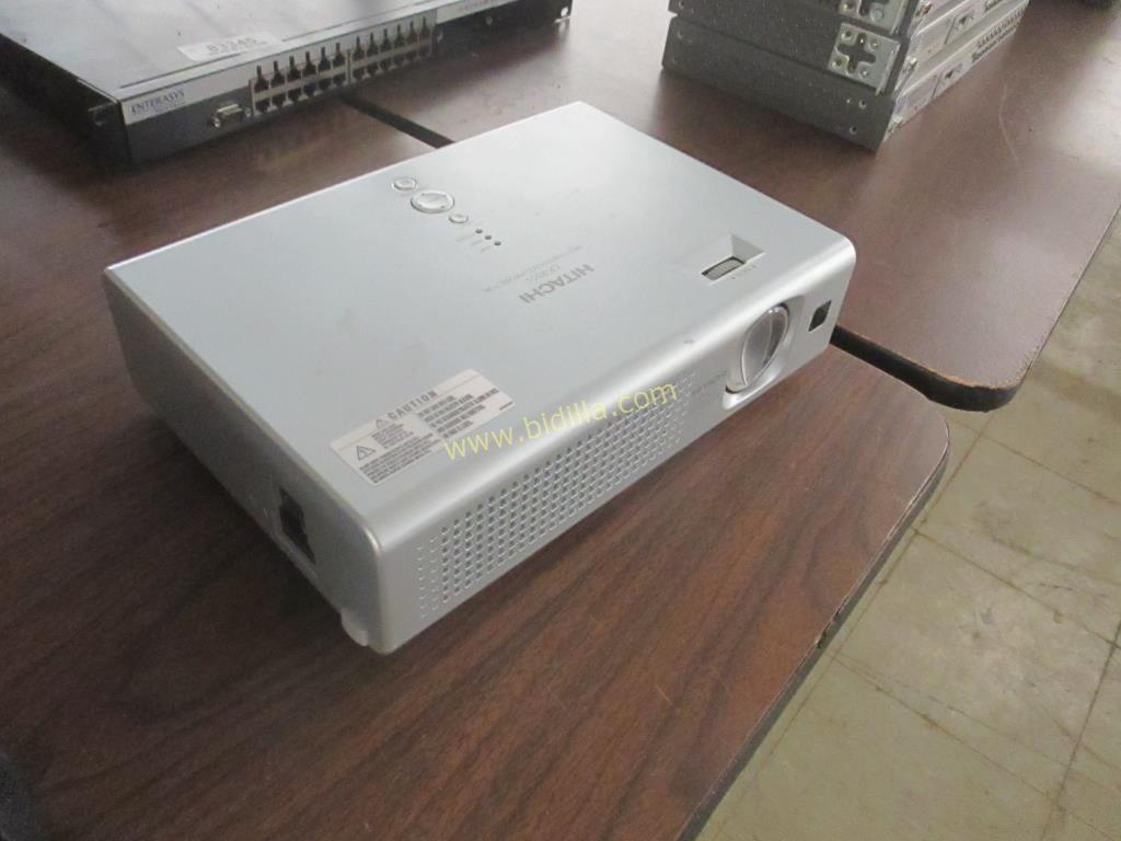 Hitachi CP-RS55 LCD Projector in Case