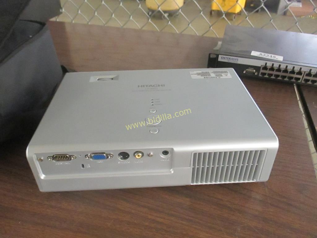 Hitachi CP-RS55 LCD Projector in Case