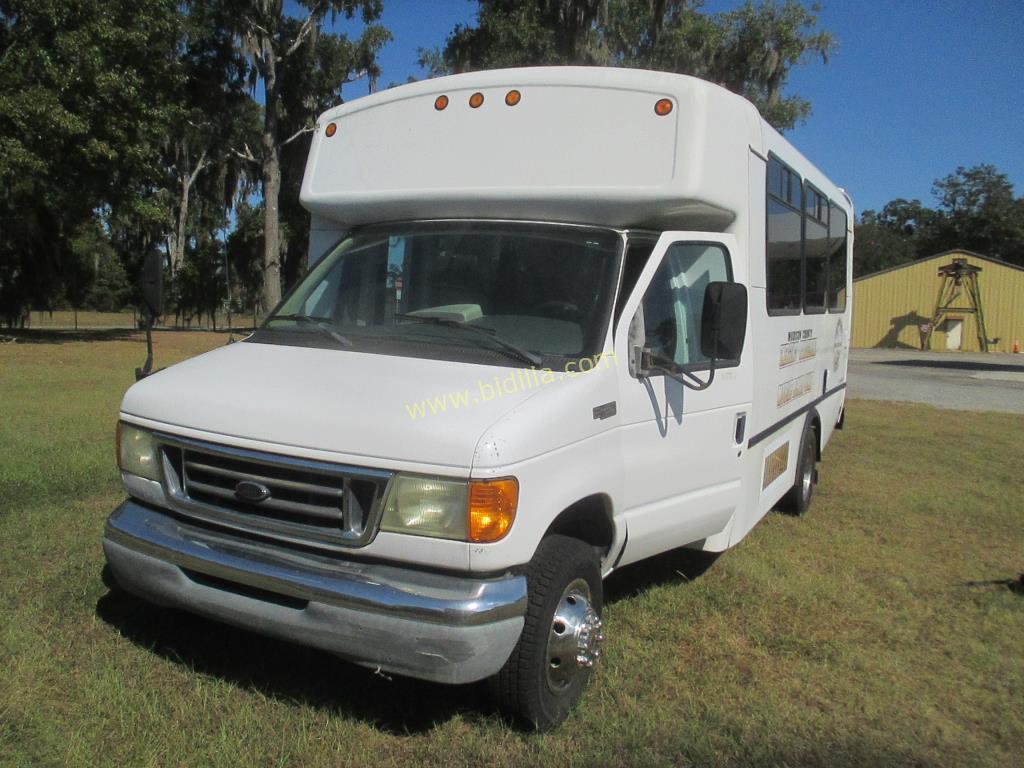 2005 Ford Economize E-450 Bus