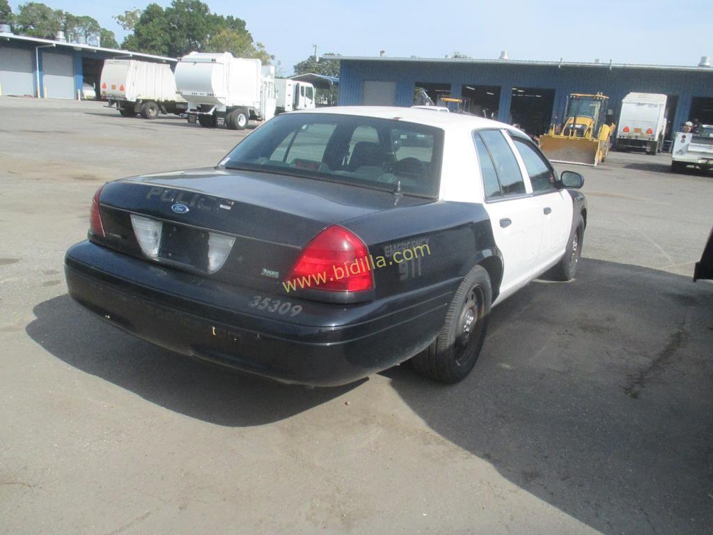 2009 Ford Crown Victoria Sedan