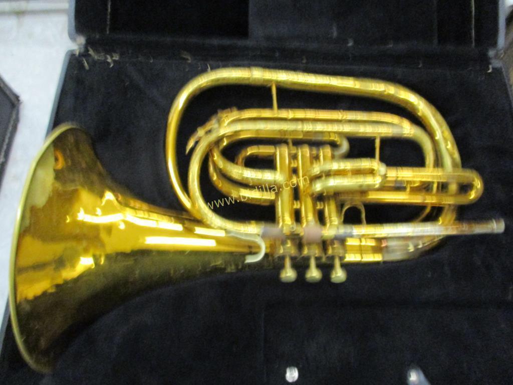 King Marching French Horn w/ Case.