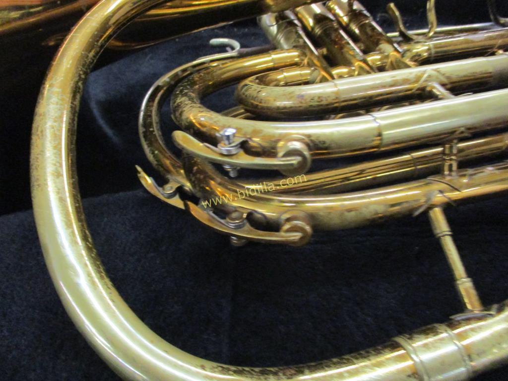 King Marching French Horn w/ Case.