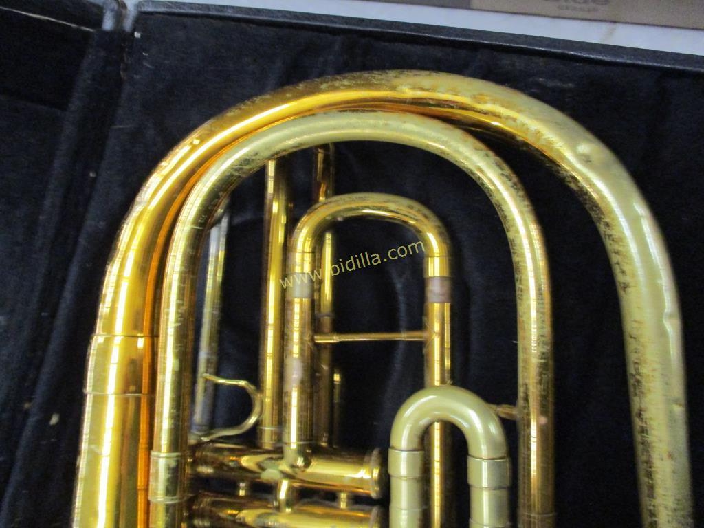 King Marching French Horn w/ Case.