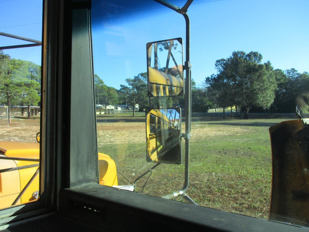 1995 Thomas Built School Bus International 3800.