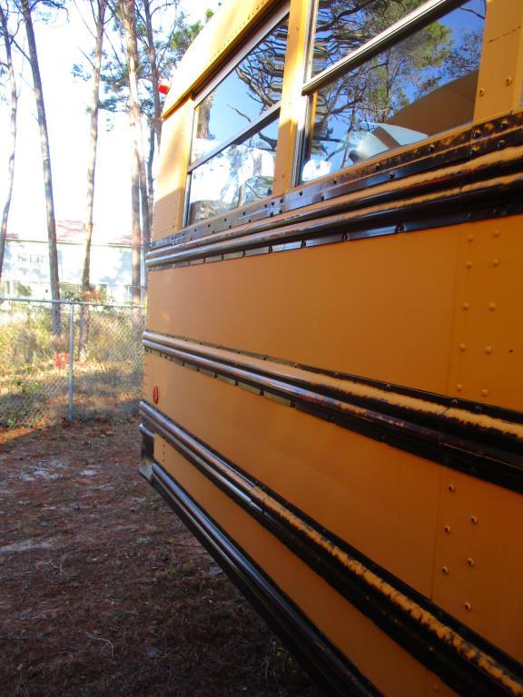 1995 Thomas Built School Bus International 3800.