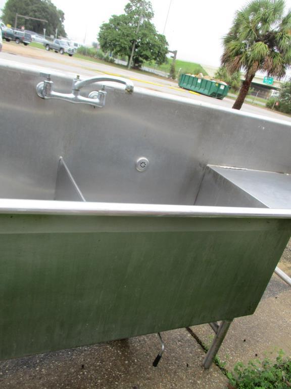 Stainless Steel 3 Compartment Sink.